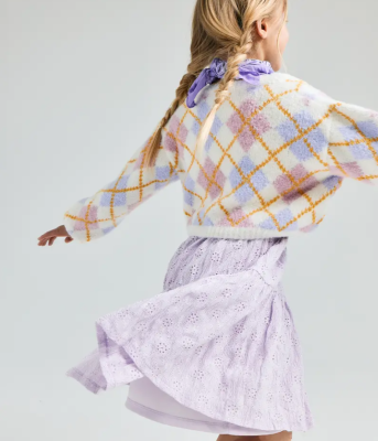 Dievčenský sveter so žakárovým vzorom z priadze Phil ROMANCE v štýle COLLEGE.