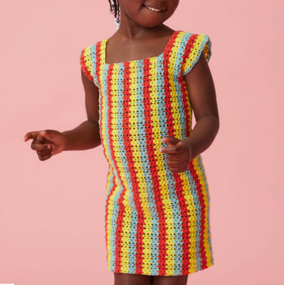 Háčkované dievčenské šaty z bavlnenej priadze Pingo COCO, farby Vert Passion, Jaune Tonic a Rouge Orangé.