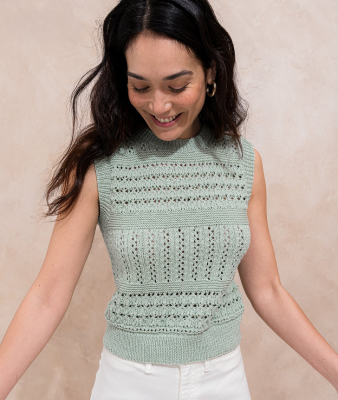 Na letnom tielku bez rukávov z čistej bavlny Phil Coton 3 krásne vyniká kombinácia ažúrových vzorov.