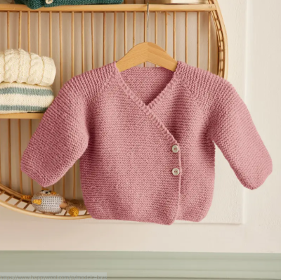 Dojčenský zavinovací svetrík zo špeciálnej detskej priadze Phil SUPER BABY, farba Guimauve - ružová.