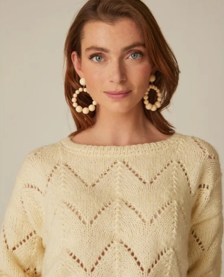 Dámsky pulóver s ažúrovým vzorom pletený dvojmo z priadzí Phil PARTNER 3,5 a Phil LIGHT - farba Maslová