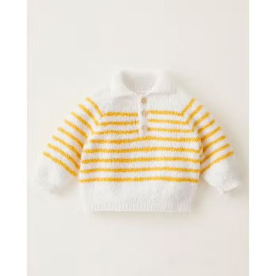 Raglánové rukávy, límček, zapínanie na drevené gombíky a pásiky v žiarivých farbách. Jarný polo pulóvrik z detskej priadze Phil BABY DOLL.