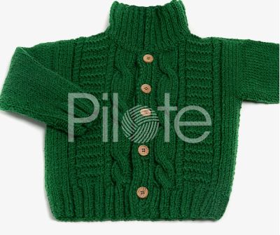 Detský sveter s osmičkovým vzorom a límcom upletený z priadze SPORT+ od francúzskeho výrobcu Bergere de France.