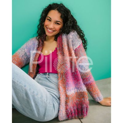 Dámsky sveter upletený z vlna Pingo Fidji. Použité sú farby Denim a Aurore.