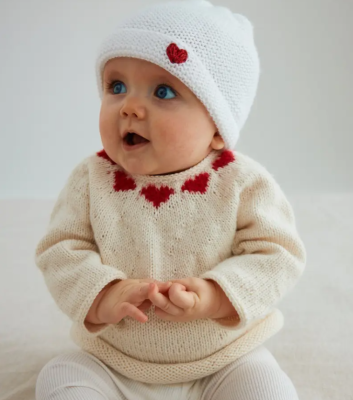 Pletená čiapočka so srdiečkom. Model z časopisu Phildar 261 je upletený z priadze Phil CARESSE..