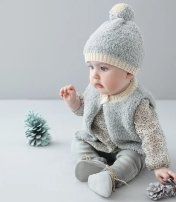 Zimná čiapka s bambuľkou z jemnej detskej priadze Phil DOUCE farba GIVRE, lemovaná patentom z priadze Phil PARTNER 3,5.