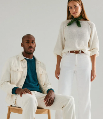 Dámsky pulóver s ažúrovým raglánom pletený na okrúhlej ihlici spôsobom TOP DOWN z priadze Phil Irisé, farba Nacre.