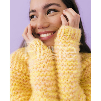 Nadýchaný pulóver z priadze Pingo FLUFFY, farba Limonade a Peche.