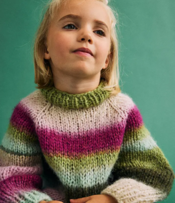 Dievčenský pulóver s raglánovými rukávmi z priadze Phil EASY, farba  OREE DES BOIS. Viac modelov pre deti nájdete v časopise Phildar 247.