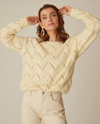 Dámsky pulóver s ažúrovým vzorom pletený dvojmo z priadzí Phil PARTNER 3,5 a Phil LIGHT - farba Maslová