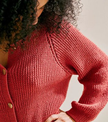 Dámsky sveter s rebrovým vzorom z jemnej priadze Phil CABOTINE 3, farba Terracotta.