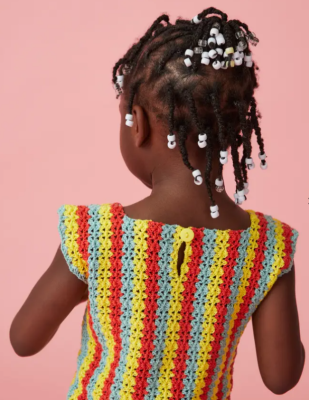 Háčkované dievčenské šaty z bavlnenej priadze Pingo COCO, farby Vert Passion, Jaune Tonic a Rouge Orangé.