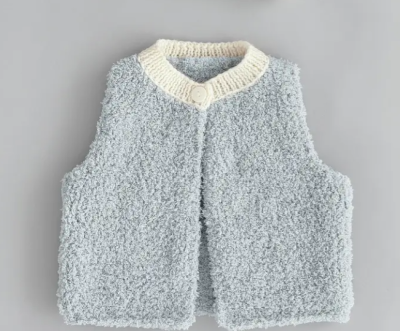 Pletená vesta z detskej priadze Phil DOUCE, farba Givre - sivá.