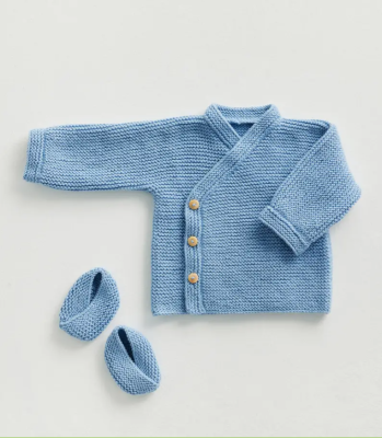 Dojčenský svetrík a papučky z nadýchanej bavlnenej priadze Phil LOVE COTTON, farba Jeans.