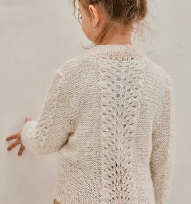 Dievčenský pulóver s nežný ažúrovým vzorom z priadze Piungo SALSA, farba Beige Doré.