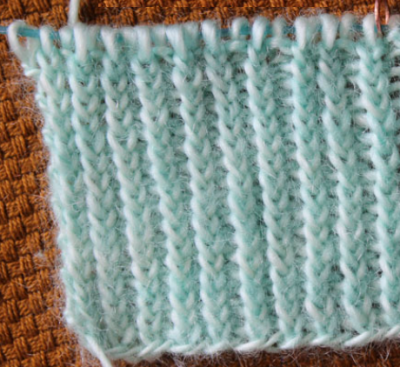 Ako upliesť pretočené obrátené očko