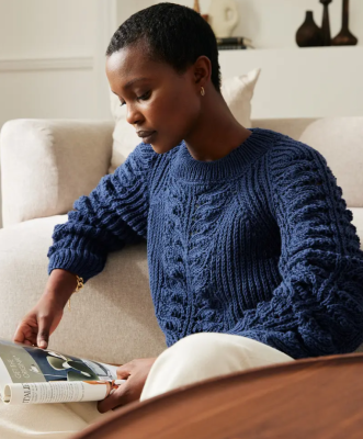 Dámsky pulóver s raglánovými rukávmi a ažúrovým vzorom z jemnej bavlnenej priadze phil LOVE COTTON, farba Marine.