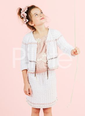 Háčkovaný dievčenský kabátik z časopisu Bergere de France 42.